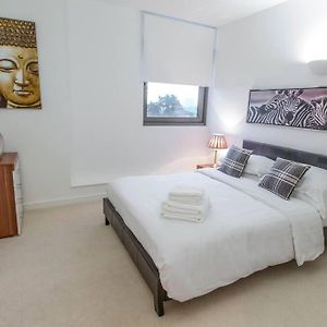 בדפורד Stylish Heron Apartment, 2 Beds, By Cwp Exterior photo