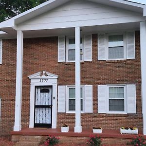 האנטסוויל Cheerful Specious Home Exterior photo