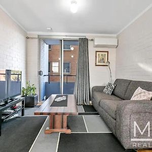 Lovely 1 Bedroom In The Heart Of Fremantle With Parking Exterior photo