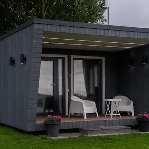 הוילה Wommels Tiny House Aan Het Water Op De Appelhof Exterior photo