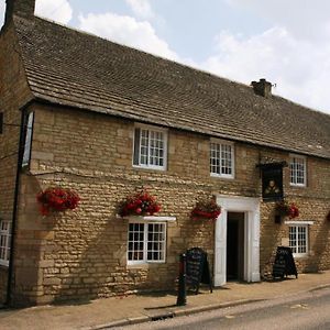 Nassington Queen'S Head Inn Exterior photo