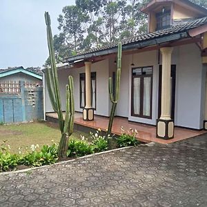 Sampal Villa Matahari Exterior photo