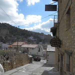 מלון Linares de Mora Hostal El Portalico Exterior photo