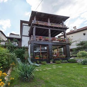 דוברינישטה Oasis Guest House Exterior photo