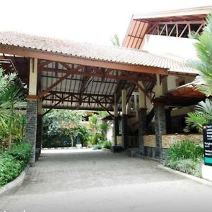 Horison Resort Pondok Layung Anyer סראנג Exterior photo