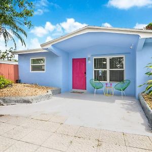 הוילה פורט לודרדייל Pretty In Pink - Pool - Vanity Area - Coffee Nook Exterior photo