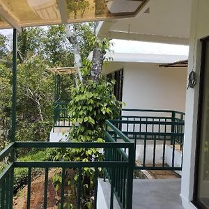 Vandiperiyār Atithi Homes , Vallakadavu Exterior photo