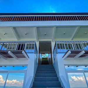 קלמבה Villa Lorenzo @ Caliraya Heights Resorts Exterior photo