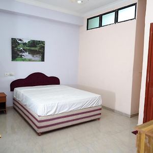 Kochi Holiday Home Ccohin Exterior photo