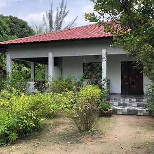 Gunjur Karamaluu Garden Lodge Exterior photo