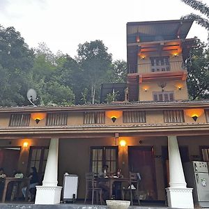 דיגאנה Eagles Lodge - Kandy Exterior photo