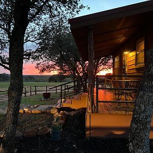 Llano Hickory Ridge Hideaway Cabin - Romantic, Peaceful Exterior photo