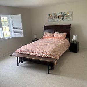 הוילה טורולד Niagara- Beautiful Cozy Sunfilled Big Complete House Minutes Drive From Falls Exterior photo