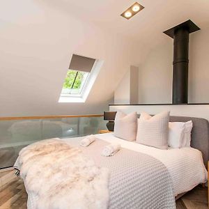 הוילה Lyminge Luxury, Modern Barn With Hot Tub Exterior photo