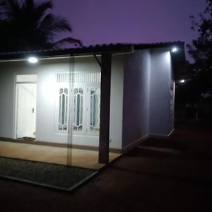 Jayarajapura Cosy Holiday Home Exterior photo
