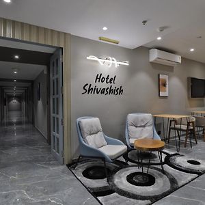 אחמדאבאד Hotel Shivashish Exterior photo