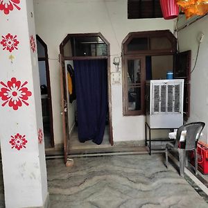 דירות בארילי Divisha Pg House Sharing Beds Only For Boys Exterior photo