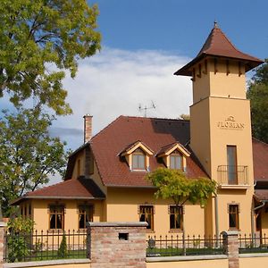 Vrakúň St. Florian Restaurant & Pension Exterior photo