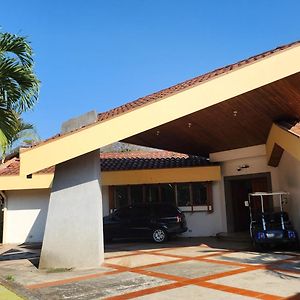 לינה וארוחת בוקר הרדיה La Casa De Cariari Al Golf Exterior photo