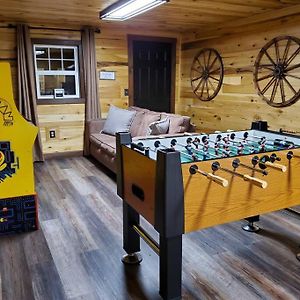Wellington Luxury Cabin W/ Game Room & Hot Tub At Cave Run Lake Exterior photo