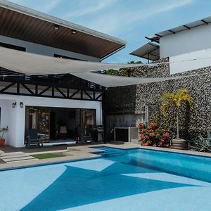 יקו Private Home With Resort Style Swimming Pool Exterior photo