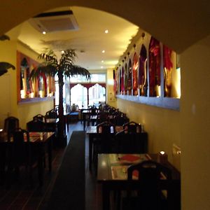 סיטארד Simla Indiaas Restaurant Voor Kamer Exterior photo