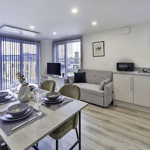 אשפורד Modern And Bright 2 Bed Apartment In Ashford Exterior photo