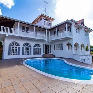 דיסקברי ביי Villa Amore Jamaica - Between Montego Bay & Ochi Rios Includes Cook Exterior photo