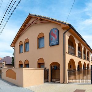 Veľký Meder Scarlett Pension & Restaurant Exterior photo