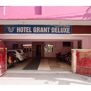 Hotel Grant Deluxe, מיראט Exterior photo
