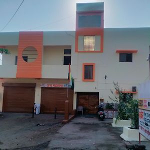 Dhule Spot On Mahaveer Guest House And Warehouse Exterior photo