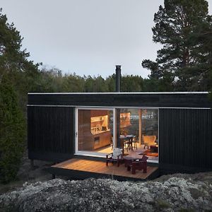 Västerljung Landet, Designer Cabins In The Swedish Archipelago Exterior photo