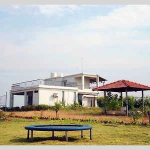 Jambhulpāda Duncan Villa Exterior photo