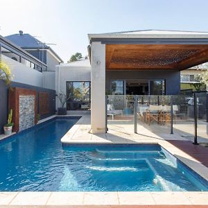 הוילה East Fremantle Stella Retreat - Townhouse With Pool Exterior photo