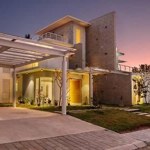 Hosūr Golf View Home By Jadecaps 4Bhk With Breakfast Exterior photo