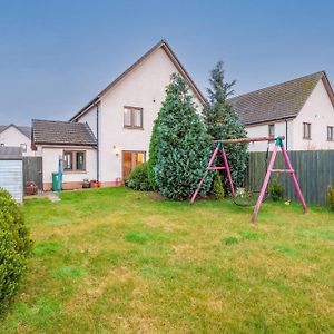 דירות פרת' Luxurious House With Garden Exterior photo