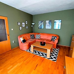 דירות ניטרה Apartman Green Exterior photo