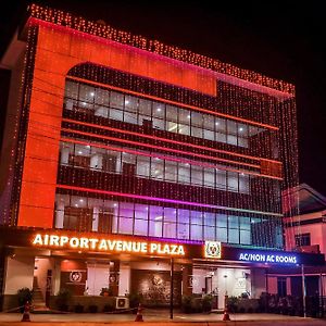 מלון נדומבסרי Airport Avenue Plaza Cochin Airport Exterior photo