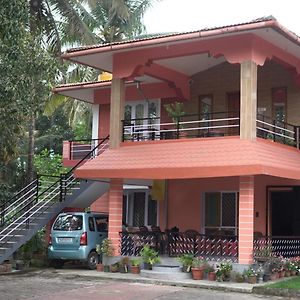 Ponnampet Coorg Stream Side Homestay Exterior photo