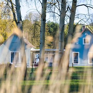 Luckow  Pommernhaus Mit Seeblick, Sauna, Kamin, Ruderboot Exterior photo