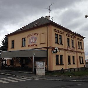 קלאטובי Restaurace A Penzion Klatovsky Dvur Exterior photo