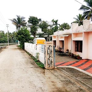 Champakulam Shika Home Stay Exterior photo