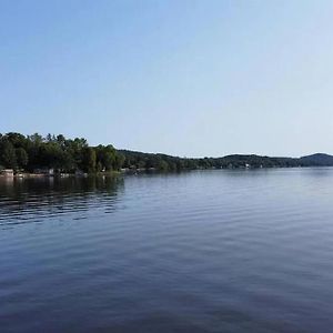 Merrimac Waters Edge Cottage Exterior photo