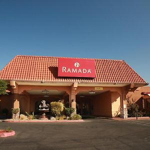 מלון Ramada By Wyndham Fresno North Exterior photo