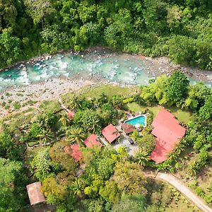 אוביטה Macaw Villa - Riverfront With A Pool Exterior photo