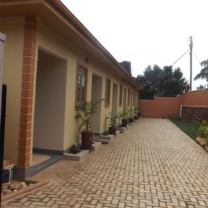 קמפאלה Malaika Apartments Uganda Exterior photo