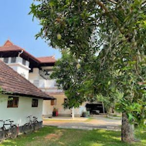 Champakulam The Pamba Heritage Villa Nedumudy Exterior photo