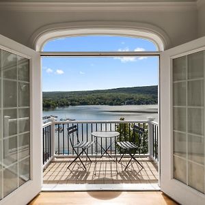 Greenwood Lake Luxury Lake Oasis ~ Hot Tub ~ Stunning Views ~ Bar Exterior photo