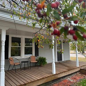 Hesston Crabapple Cottage Exterior photo