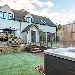 הוילה צ'יפינג נורטון Cotswold Holiday Let With Hot Tub - The Old Garage Exterior photo